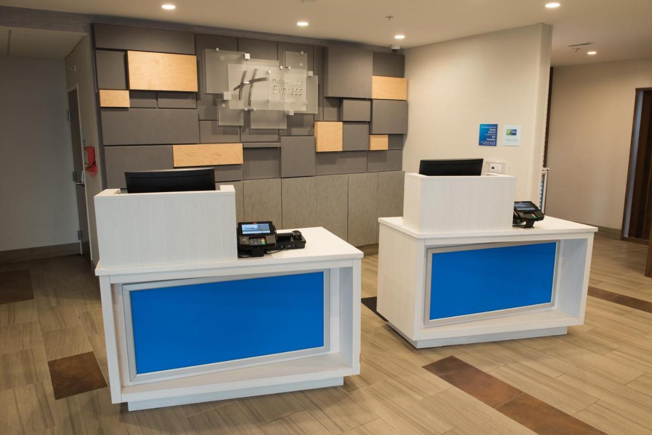 Holiday Inn Express & Suites - Warsaw - E Center By Ihg Luaran gambar