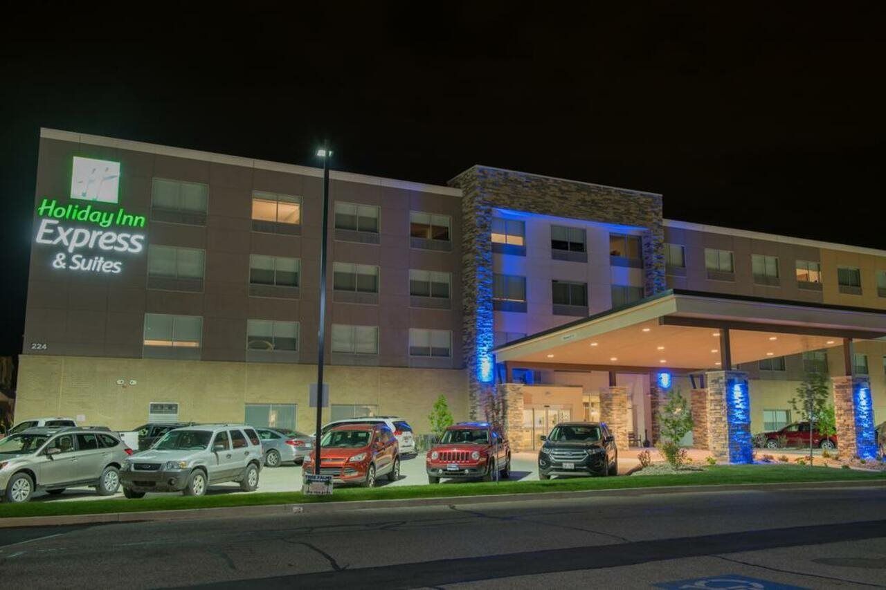 Holiday Inn Express & Suites - Warsaw - E Center By Ihg Luaran gambar