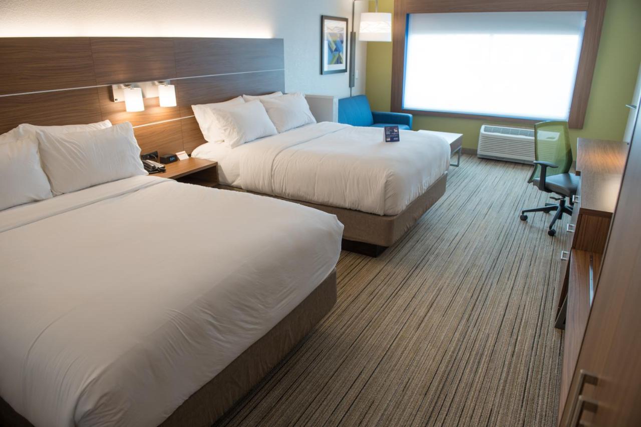 Holiday Inn Express & Suites - Warsaw - E Center By Ihg Luaran gambar