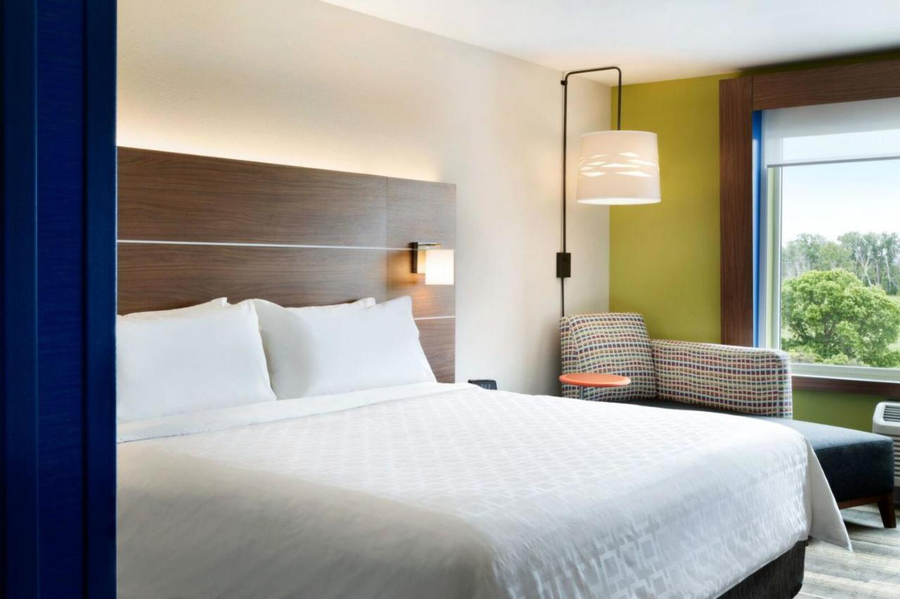 Holiday Inn Express & Suites - Warsaw - E Center By Ihg Luaran gambar