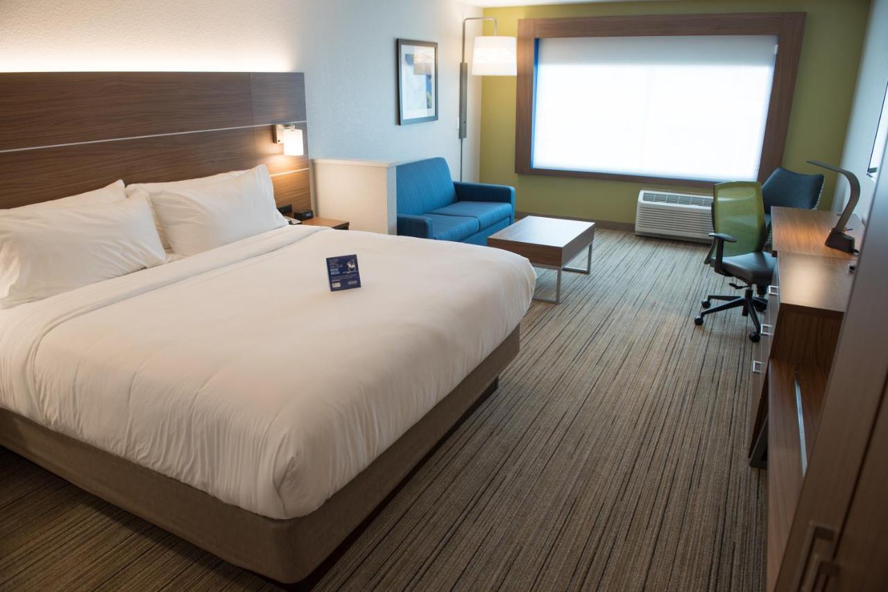 Holiday Inn Express & Suites - Warsaw - E Center By Ihg Luaran gambar