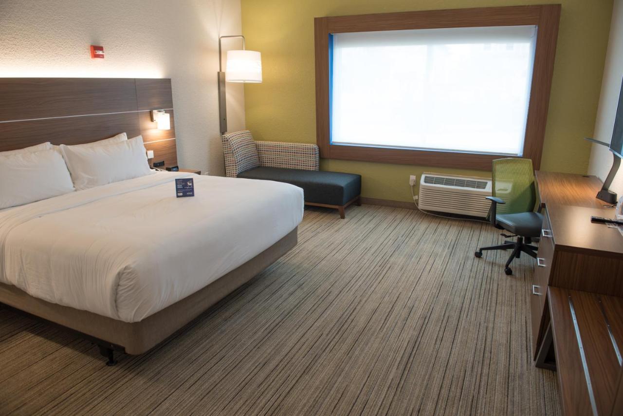 Holiday Inn Express & Suites - Warsaw - E Center By Ihg Luaran gambar
